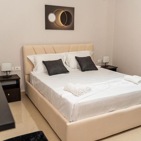 A&V Apartments Sarande Bagian luar foto