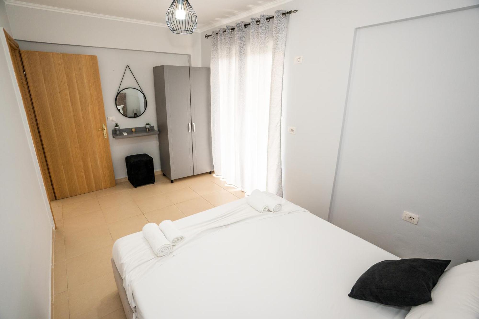 A&V Apartments Sarande Bagian luar foto