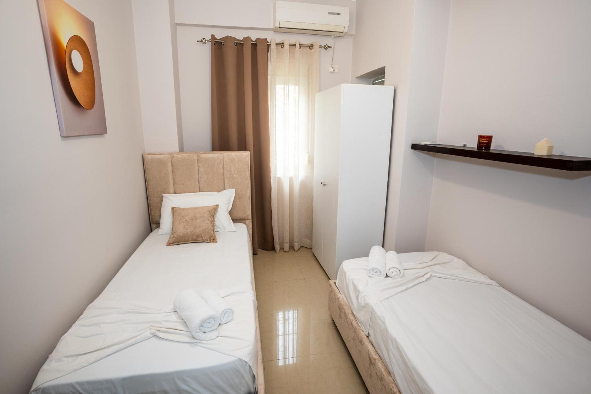 A&V Apartments Sarande Bagian luar foto