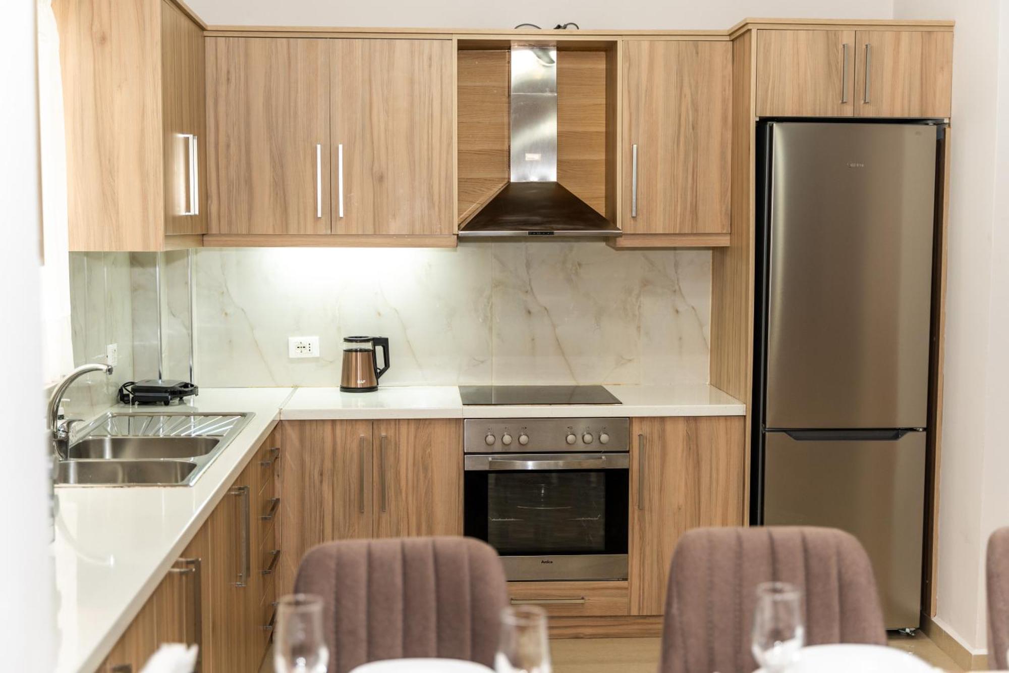 A&V Apartments Sarande Bagian luar foto