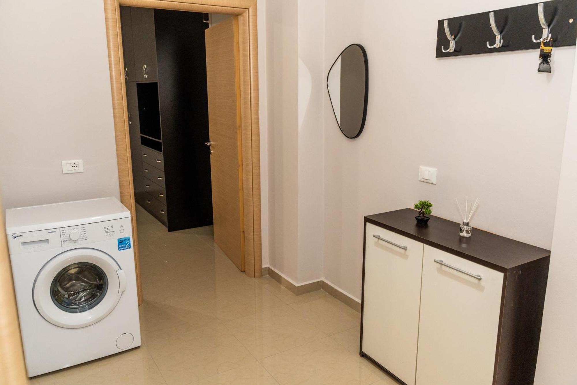 A&V Apartments Sarande Bagian luar foto