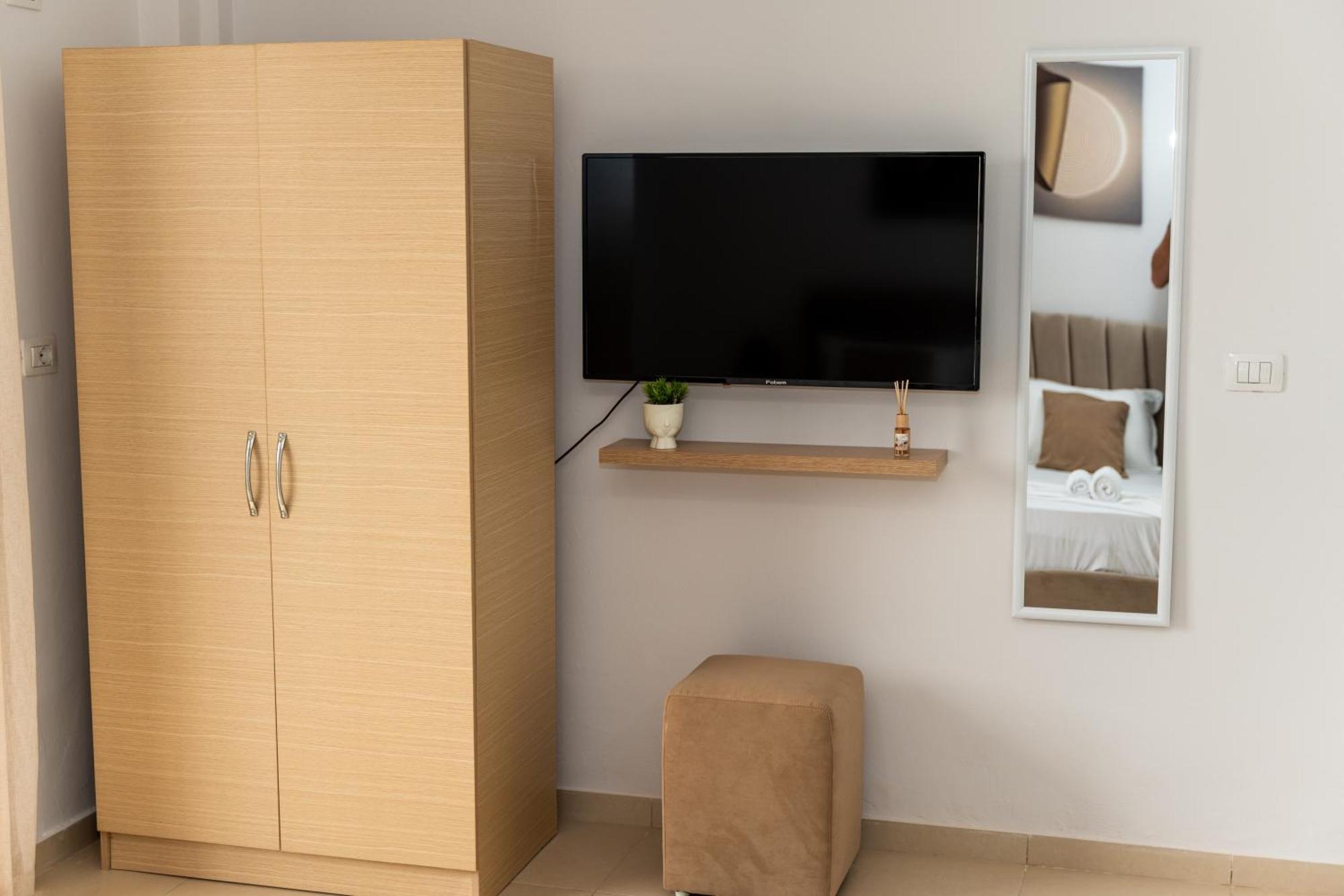 A&V Apartments Sarande Bagian luar foto