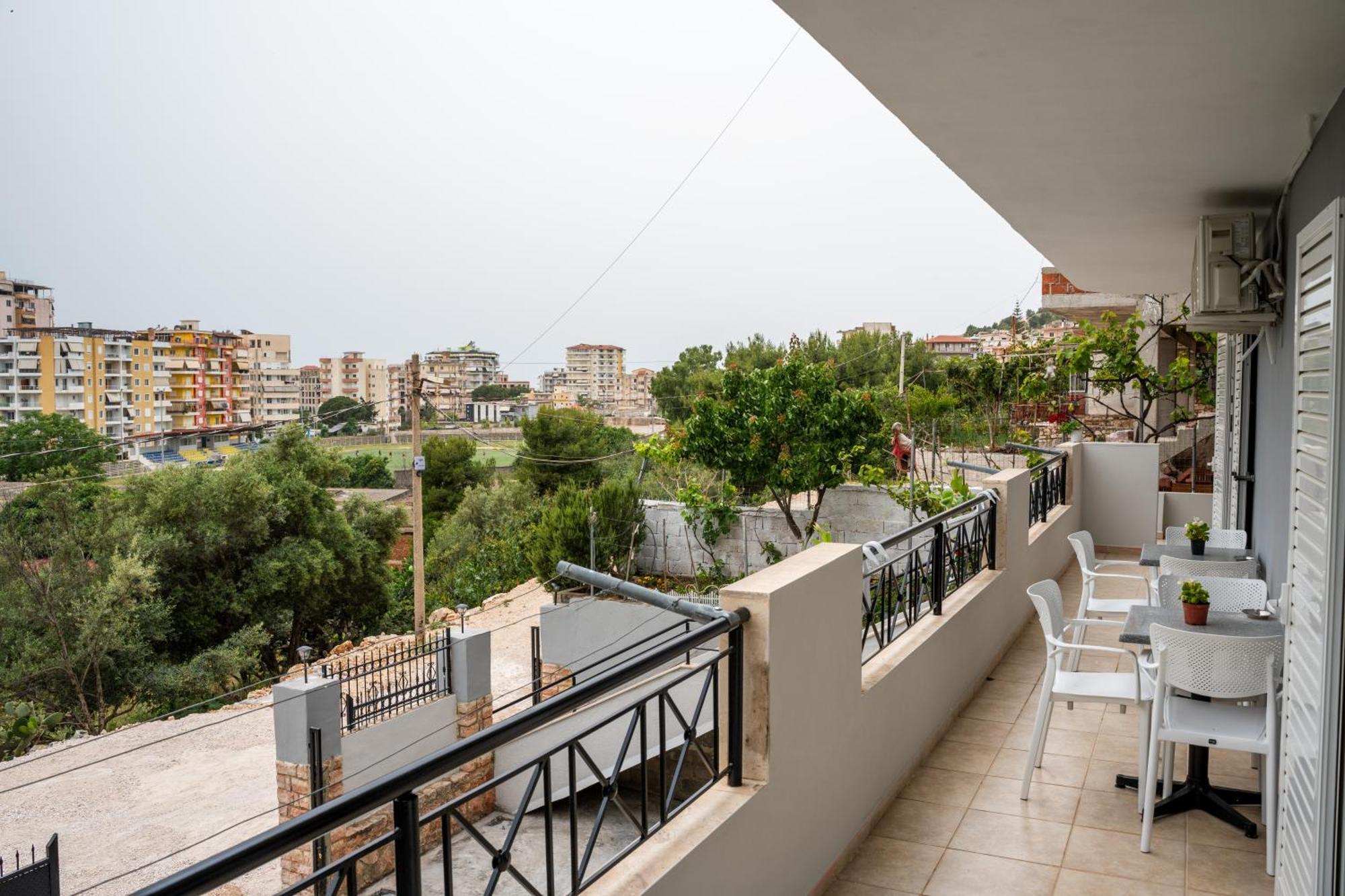 A&V Apartments Sarande Bagian luar foto